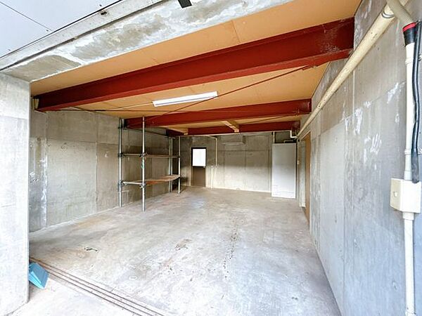 中古住宅の3大リスクである、雨漏り、主要構造部分の欠陥や腐食、給排水管の漏水や故障を2年間保証します。その前提で床下まで確認の上でリフォームし、シロアリの被害調査と防除工事もおこないます。