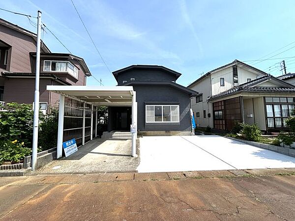 価格には消費税、リフォーム費用を含みます。リフォーム中でもご案内可能。内覧希望の方はお電話ください。