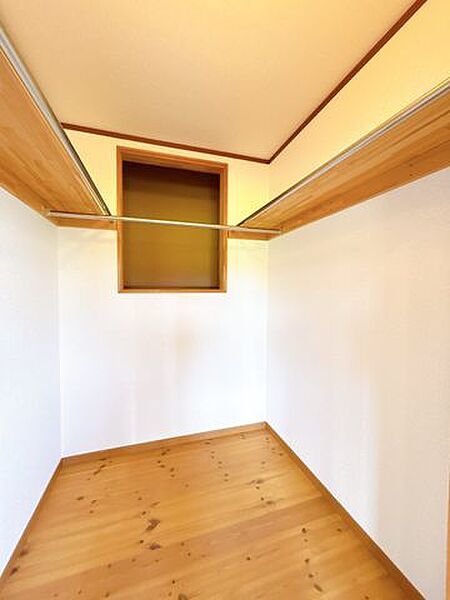 【リフォーム済】収納です。クロス張替えを行いました。