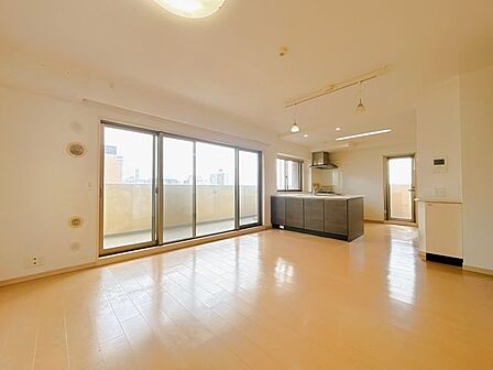 【リフォーム中】LDKは約18.5帖です。壁天井のクロス張替えや照明交換を行います。