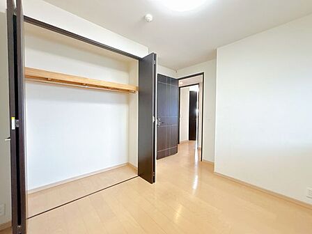 【リフォーム中】洋室はクロスの張替えや照明交換を行う予定です。