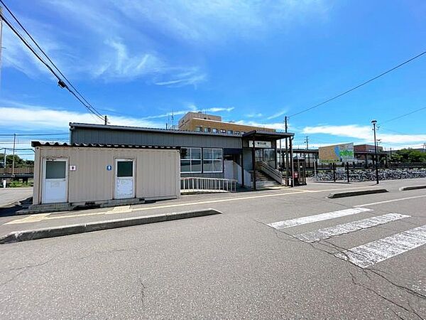 春日山駅まで750ｍ（徒歩約10分）徒歩10分圏内に駅があると通学や通勤で電車を使う方も安心ですね。