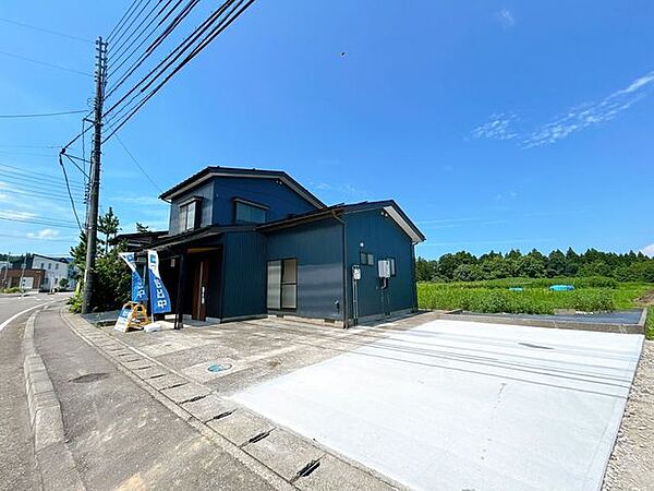 【拡張工事済】駐車場はきれいに土間打ちしました。