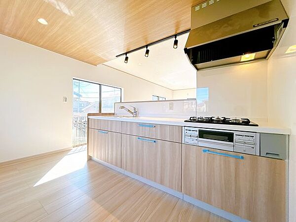 【リフォーム中】キッチンは新品に交換いたします。
