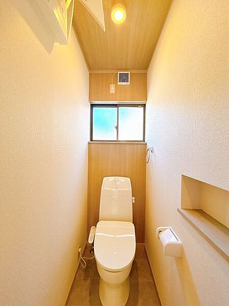 【同仕様画像】トイレは新品に交換予定です。