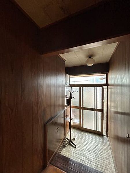 【リフォーム中】玄関（内観）の様子です。