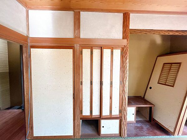 【リフォーム中】現在収納の様子です。こちらは廊下に間取り変更行います。