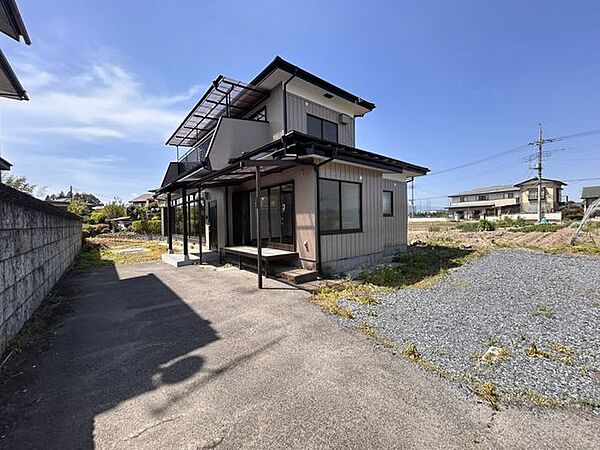 価格には消費税、リフォーム費用を含みます。リフォーム中でもご案内可能。内覧希望の方はお電話ください。