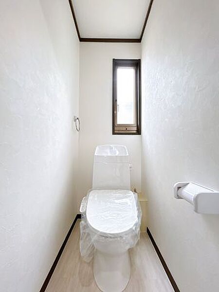 【リフォーム完成】2階トイレの写真です。ジャニス製の新品に交換を行いした。