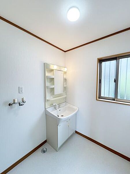 【リフォーム完成】洗面室の写真です。ハウスクリーニングを行いました。水回り新品交換のお見積りも可能です。