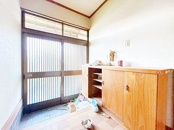 【現況販売】玄関内部の写真です。