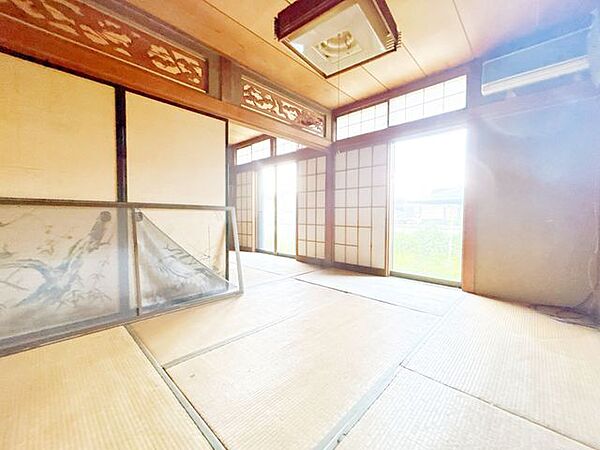 【現況販売】南西側和室の別角度写真です。