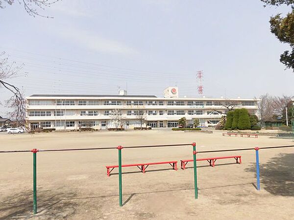 【周辺環境】南小学校まで約1500ｍ（徒歩19分）。