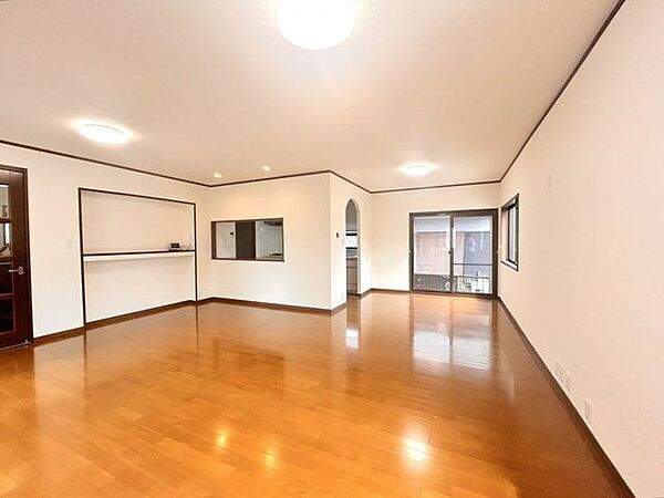 【内装リフォーム済・外壁屋根塗装済み】随時ご案内可能ですので、内覧希望の方はご連絡ください。この住宅に詳しい担当者がご案内をさせていただきますので、家族全員で是非見にいらしてください。