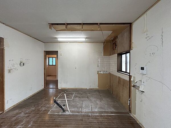 キッチンの写真です。新品交換いたします。