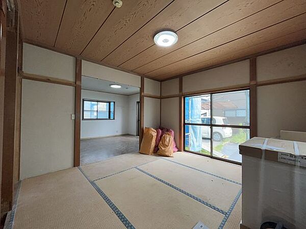 和室の別アングル写真です。