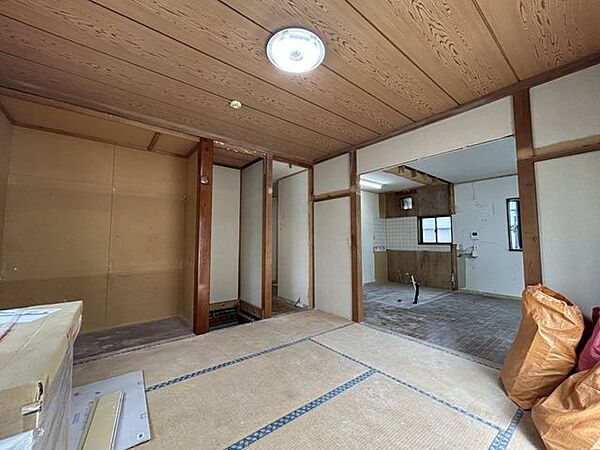 和室の別アングル写真です。