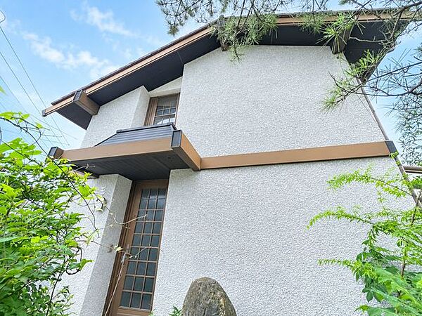 【9/18まで現況販売】「価格を抑えたい」も「自分好みにしたい」も両立できる、期間限定現況販売＋必要な箇所だけ追加リフォームが可能です。車庫は解体予定です。