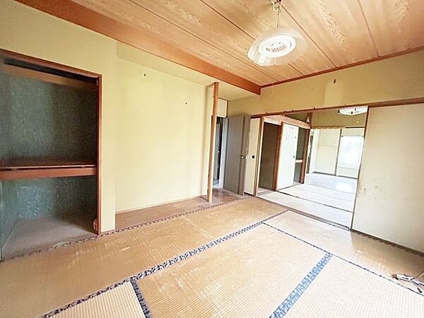 【9/18まで現況販売】「価格を抑えたい」も「自分好みにしたい」も両立できる、期間限定現況販売＋必要な箇所だけ追加リフォームが可能です。車庫は解体予定です。