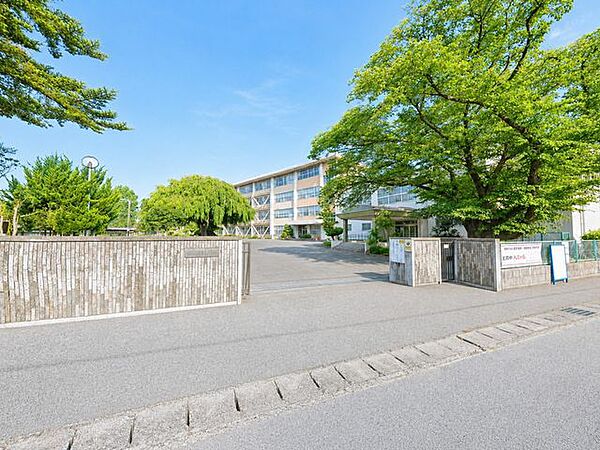 宇都宮市立国本中学校まで徒歩33分。 2630m