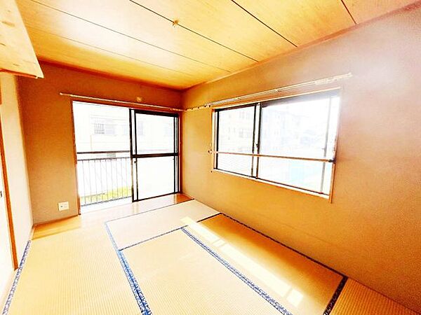 【8月23日まで期間限定現況販売】2階和室の写真です。
