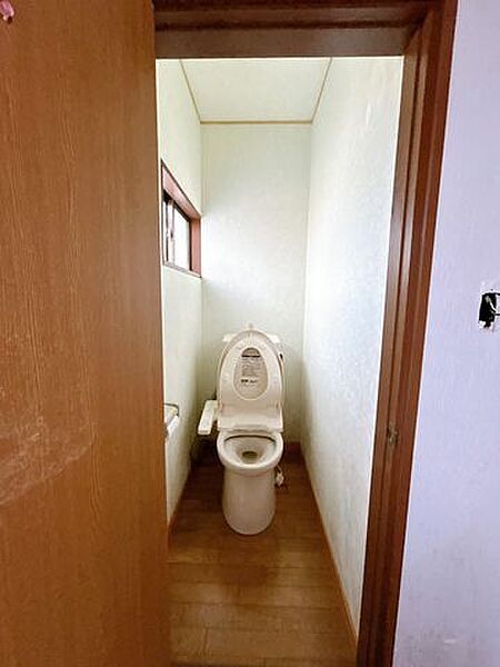 【リフォーム中・8/9撮影】トイレは場所を玄関横から浴室横に移動致します。