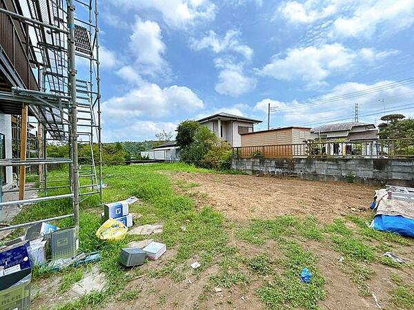 【リフォーム中・8/9撮影】南側庭の様子です。除草しました。