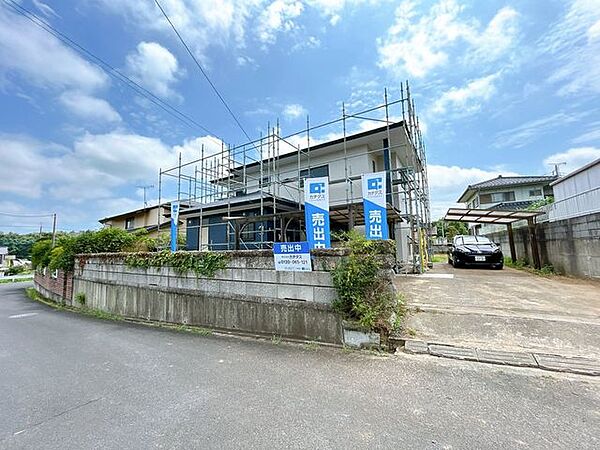 【リフォーム中・8/9撮影】北側から見た外観の様子です。外壁屋根塗装します。