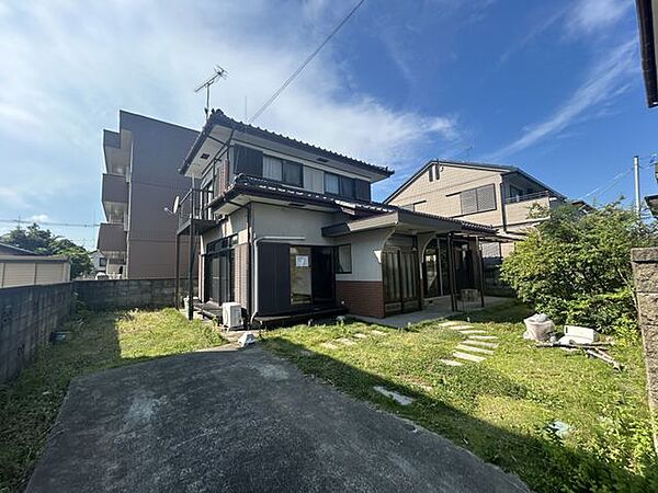 【リフォーム中8/9】北側から見た外観です。価格には消費税を含みます。自社物件につき随時ご案内可能。内覧希望の方はお電話ください。