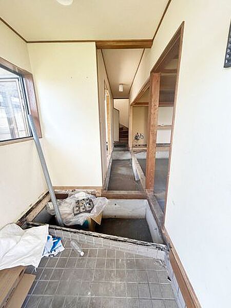 【リフォーム中8/9】玄関シューズボックスは交換します。