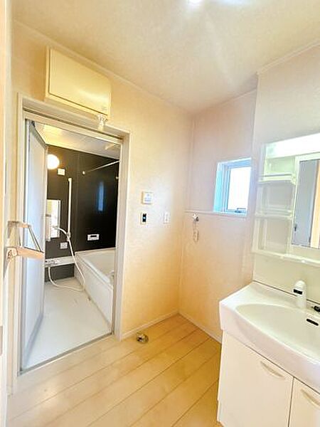 【期間限定現況販売】洗面脱衣場です。