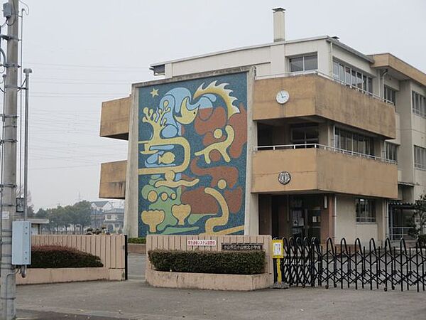 城北小学校まで約400ｍ（徒歩約5分） 550m