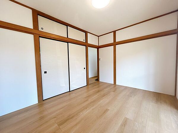 【リフォーム済み】1階和室の写真です。洋室に間取り変更を行います。