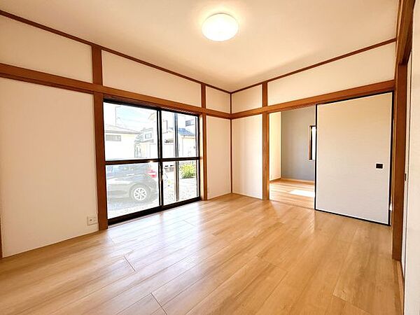 価格には消費税、リフォーム費用を含みます。リフォーム中でもご案内可能。内覧希望の方はお電話ください。