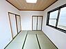 子供部屋：【リフォーム済】2階和室の写真です。畳表替え、クロス張替えを行いました。