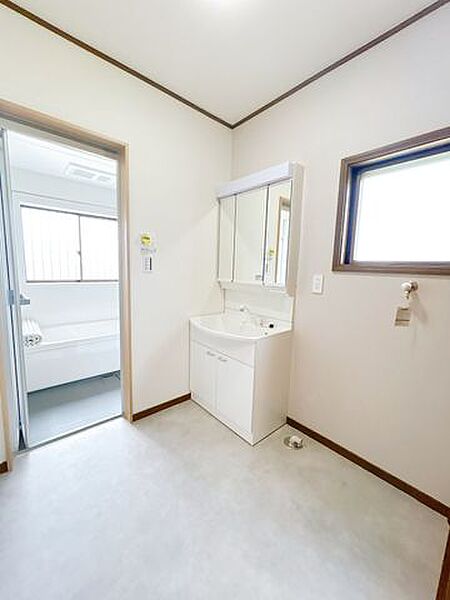 【リフォーム済】洗面所の写真です。新品に交換しました。
