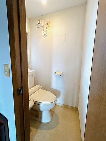 【リフォーム中8/21撮影】2階トイレの写真です。