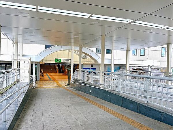 【駅】常磐線土浦駅まで2.8km（車約7分）。都内へ通勤や通学にも利用できる駅が近くにあるのはうれしいですね。 2800m