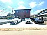 駐車場：【リフォーム済】駐車場。土間打ちし並列3台駐車可能になりました。車社会でスペースがあるのは嬉しいですね。