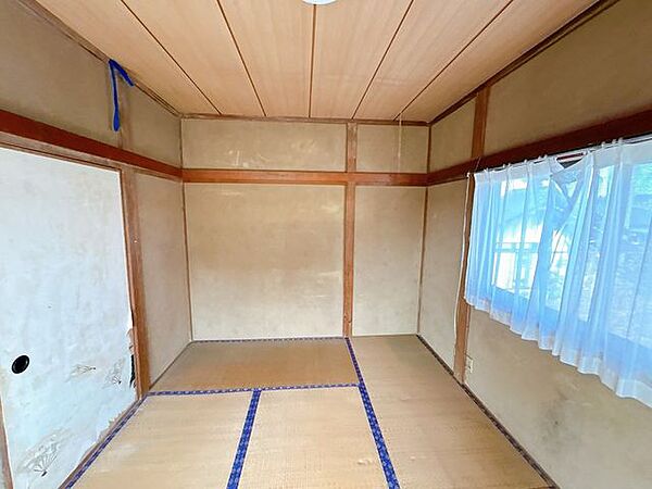 【リフォーム中】2階和室（東側）写真です。