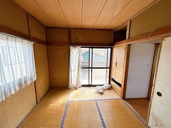 【リフォーム中】2階和室（東側）別アングル写真です。