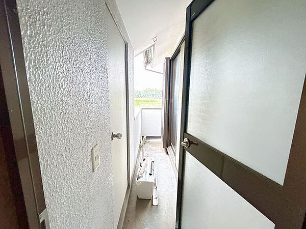 【リフォーム中8/23更新】バルコニー写真です。防水塗装予定です。