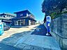 駐車場：【リフォーム済】駐車拡張し合計4台以上駐車可能になりました。車社会でスペースがあるのは嬉しいですね。