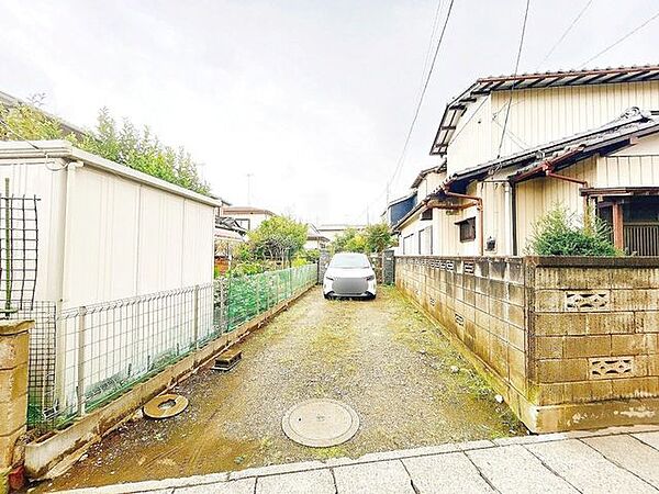 【期間限定現況販売】駐車スペースの写真です。縦列2台可能です。