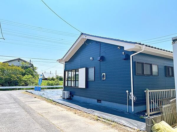 【リフォーム済】外壁屋根が変化するとお家の見栄えもよくなりますね。10～15年に一度のメンテナンスをおすすめしております。外壁屋根塗装、庭木伐採