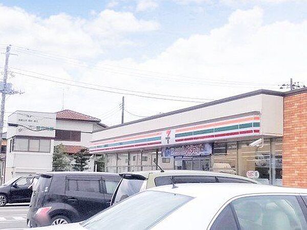 セイミヤ 松尾店 セブン-イレブン 松尾八田店：0.55ｋｍ（徒歩7分）(車1分)日々のお買いものに欠かせないスーパーはお車ならそれほど遠くない距離。お仕事帰りにお買い物できるので便利ですね…