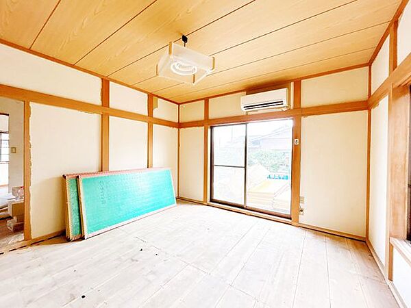 【リフォーム中8/9更新】1階の洋室約8帖です。畳からフローリングへ変更します。お子さまのお部屋にいかがでしょうか。天井壁クロス貼り替え、フローリング張り替え、照明交換、他。