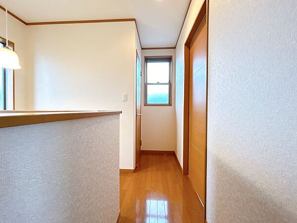 【外構リフォーム中9/28更新】2階ホールは各居室へのアクセスがしやすく、スムーズな生活動線を確保しています。