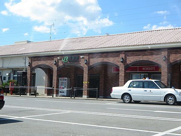 成東駅まで約1800ｍ（徒歩約25分）車での通勤通学の送り迎えに負担のかからない距離です。健康が気になりだしたら歩いてみてはいかがですか。