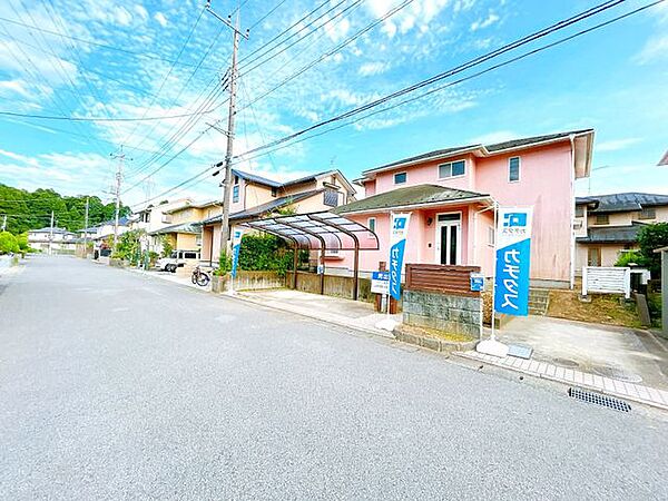 【リフォーム中8/9更新】外観北側からのお写真です。リフォーム中でもご案内可能（要事前予約）。内覧希望の方は前日までにお電話ください。ぜひご家族皆様でご来場ください。